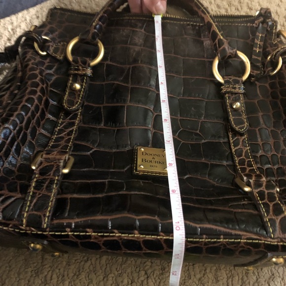 Dooney & Bourke beautiful leather purse - Picture 8 of 8
